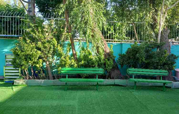 حیاط دبستان پسرانه ناحیه 4 اصفهان - ابن سینا