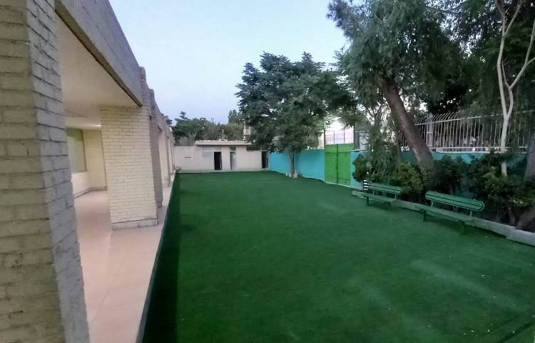 حیاط دبستان پسرانه ناحیه 4 اصفهان - ابن سینا