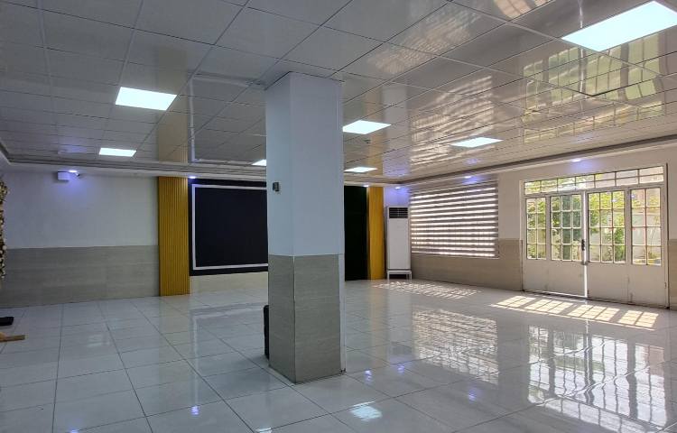 سالن ورودی دبستان پسرانه پیشگامان (دو) علوی بندرعباس