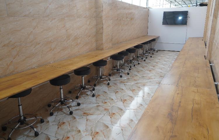 آزمایشگاه دبستان پسرانه پیشگامان دو قائم شهر