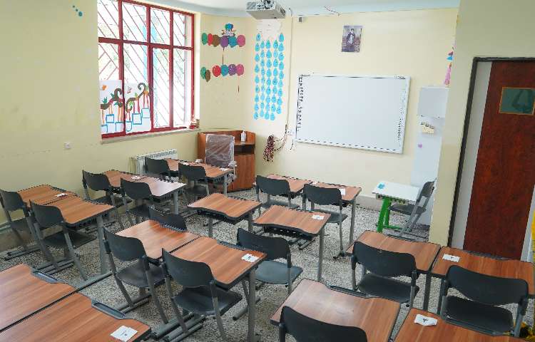 کلاس دبستان پسرانه پیشگامان دو قائم شهر