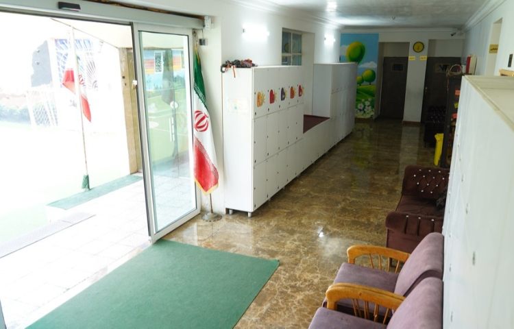 سالن ورودی دبستان پسرانه پیشگامان یک قائم شهر