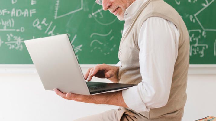 مشکلات دبیران مدارس دولتی با آموزش آنلاین