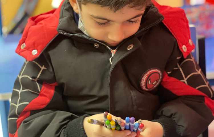 درخت کاج وریسه رنگی بادایره ومثلث 3