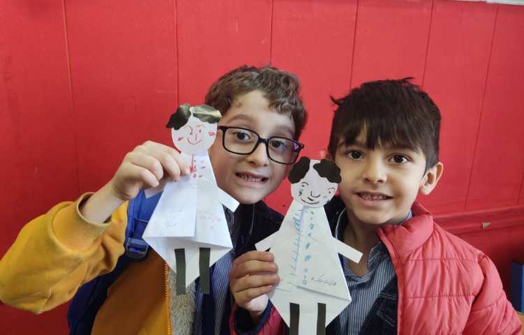 درست کردن اوریگامی پرستار جهت تبریک روز پرستار 3