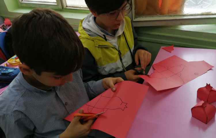 درست کردن جعبه انار برای شب یلدا 5