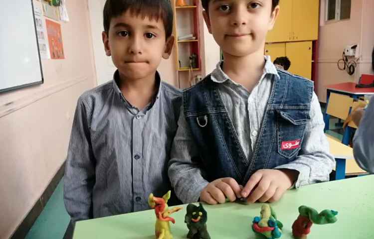 درست کردن شیر و درخت با خمیربازی