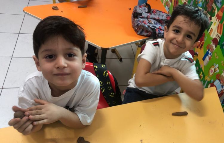 درست کردن ماهی با سفال و بعد رنگ کردن ان