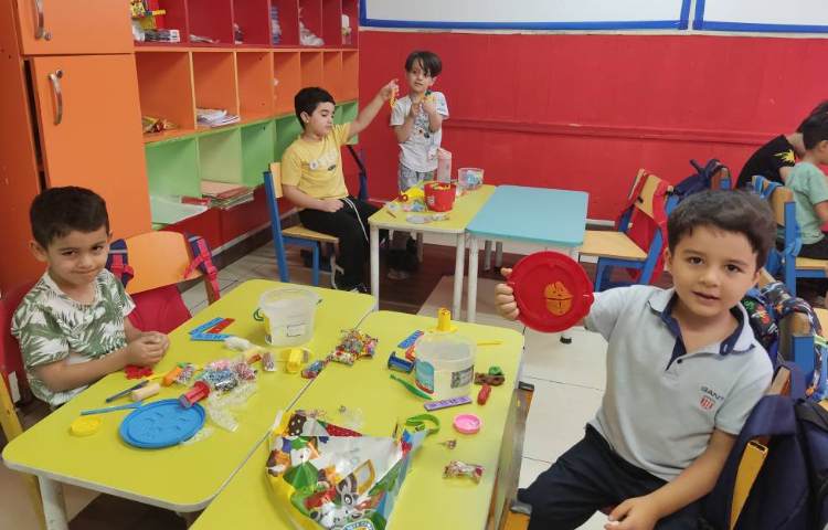 : درست کردن مسواک با خمیر جهت آموزش بهداشت فردی 2