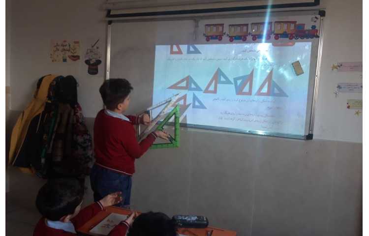 درست کردن نقاله و استفاده از گونیا و نقاله در جهت تثبیت درس 4