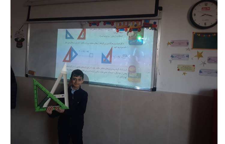 درست کردن نقاله و استفاده از گونیا و نقاله در جهت تثبیت درس