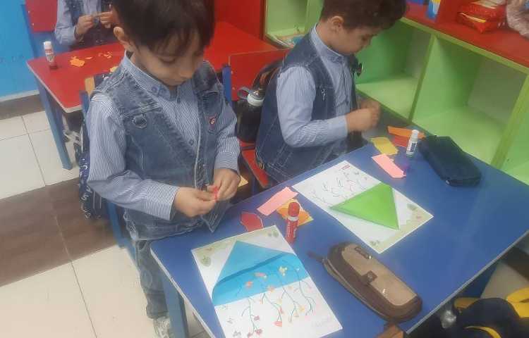 درست کردن کاردستی دسته گل به همراه عزیزانم 1