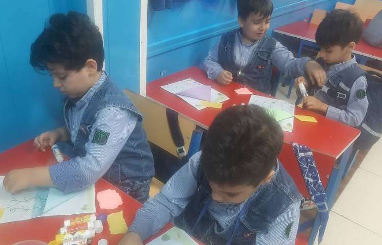 درست کردن کاردستی دسته گل به همراه عزیزانم 2