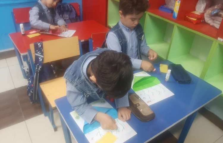 درست کردن کاردستی دسته گل به همراه عزیزانم 3