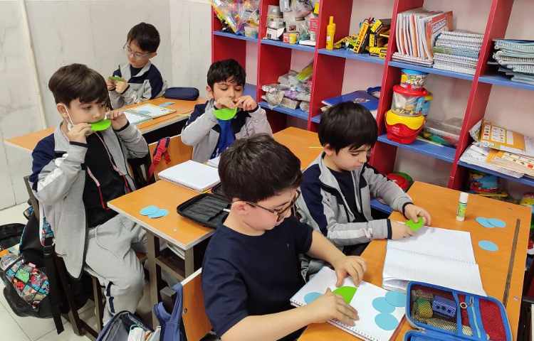 درست کردن کاردستی نشانه(چ) 3