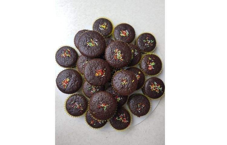 درست کردن کاپ کیک توسط دختر گلم نیکی هرمزی 4