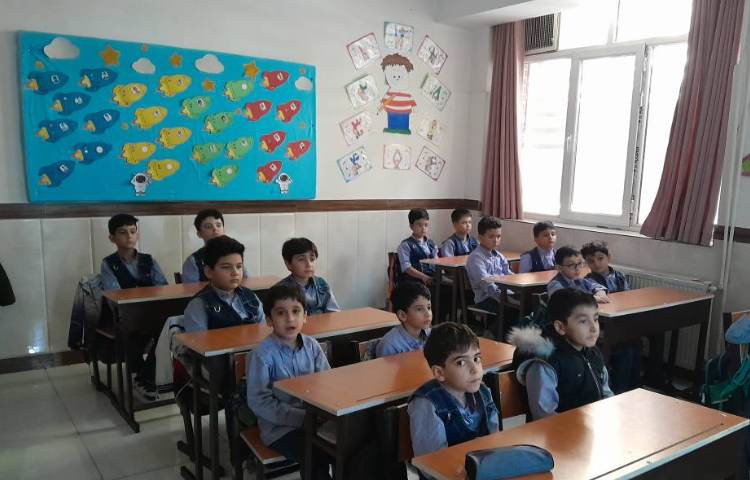 درس اتیکت ،آموزش اتیکت نشستن 2