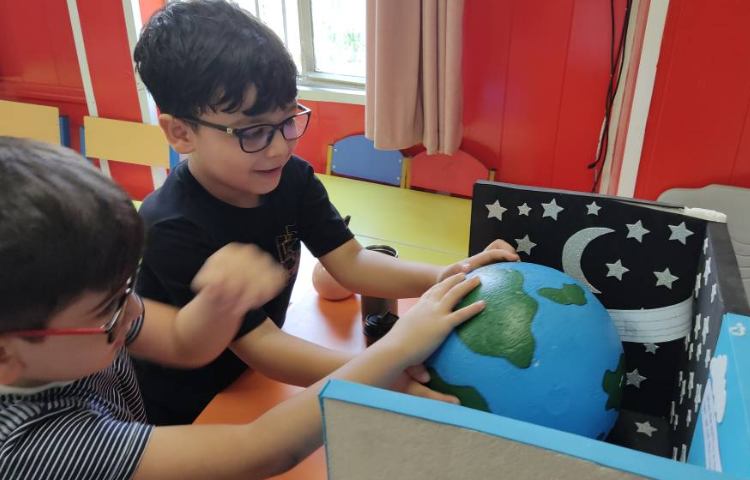 : درس با طبیعت، آموزش اولیه شب و روز و کره زمین 3