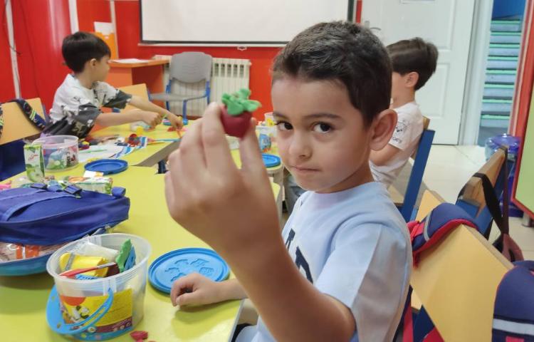 : درس با طبیعت، درست کردن میوه های تابستانی با خمیربازی 1