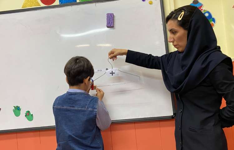 درس mathematics جمع بستن اعداد برای درست کردن عدد 10 1