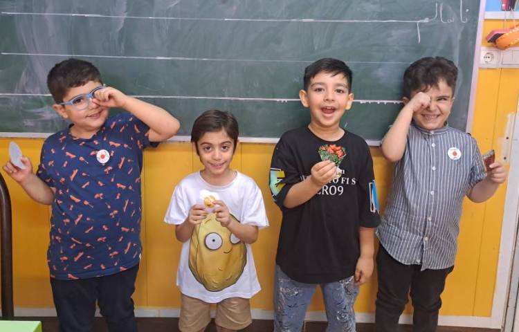 :درس دانشمند کوچک با موضوع خوراکی های سالم و ناسالم 3