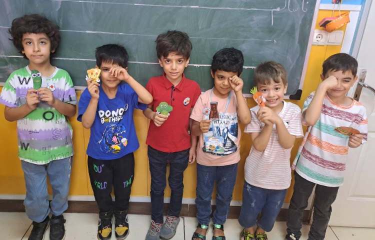 :درس دانشمند کوچک با موضوع خوراکی های سالم و ناسالم