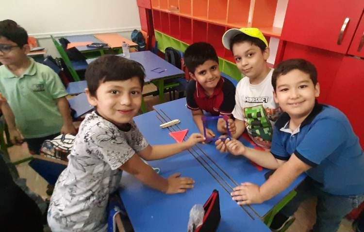 درس : دست سازه موضوع : ساخت سگ و خرگوش 1