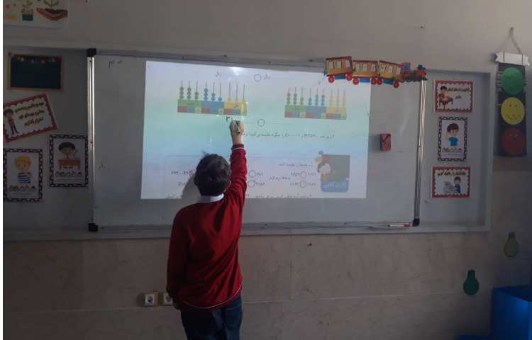 درس ریاضی:حل تمارین توسط دانش آموزان 3