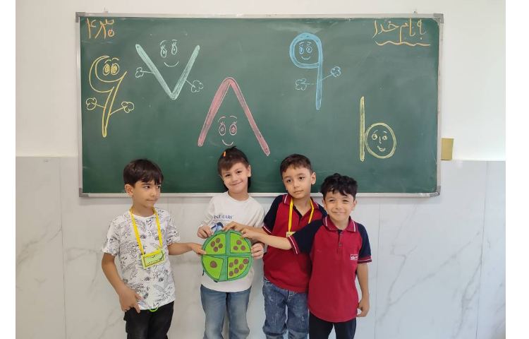 درس ریاضی آموزش اعداد به صورت پازل پیتزا در کلاس اجرا شد. 4