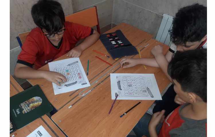 درس ریاضی تشخیص کسرهای مساوی همراه با بازی گروهی کاربرگ و تاس 2