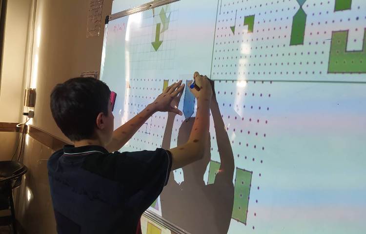 درس ریاضی دست ورزی تقارن 2