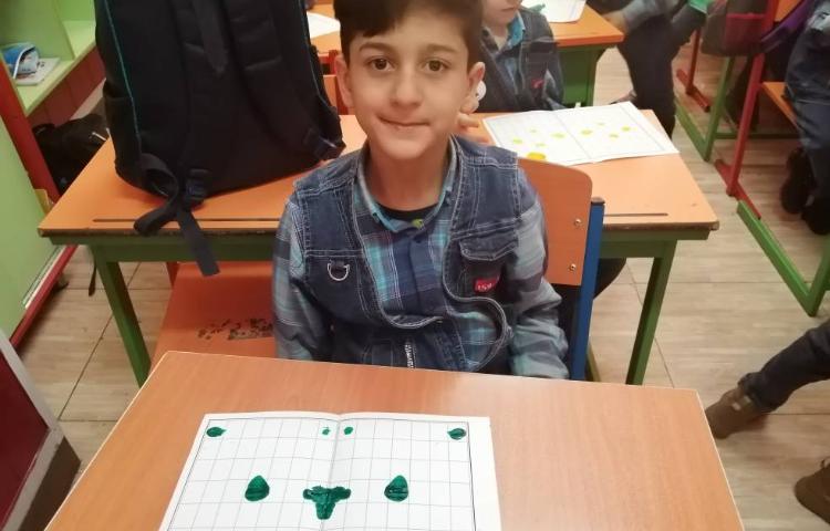 :درس ریاضی، دست ورزی تقارن 4