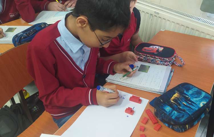 درس ریاضی دست ورزی جمع و تفریق کسر ها (کوچکترین مخرج مشترک) 7