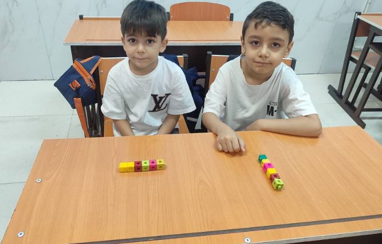 درس ریاضی ساخت ردیف و ستون با استفاده از چینه در کلاس اجرا شد. 3