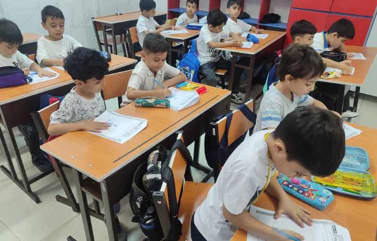 درس ریاضی ساخت ردیف و ستون با استفاده از چینه در کلاس اجرا شد. 5