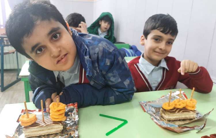 درس : ریاضی مبحث: ایجاد انگیزه مقایسه ی اعداد سه رقمی 3