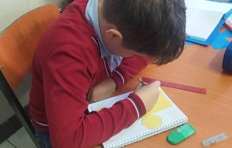 درس ریاضی محاسبه مساحت گسترده استوانه 4