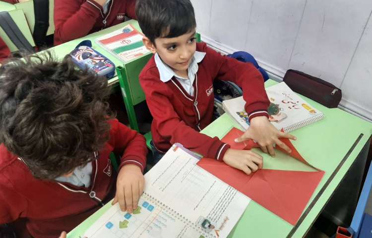 درس : ریاضی موضوع : نشان دادن قسمت های مساوی شکل ها 1