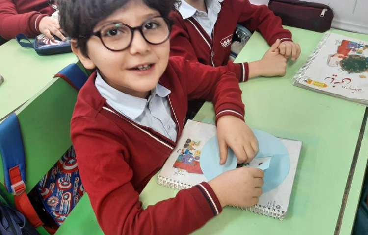 درس : ریاضی موضوع : نشان دادن قسمت های مساوی شکل ها 4