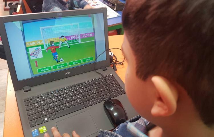 :درس زبان،تشخیص ضمایر اشاره، دور و نزدیک 2