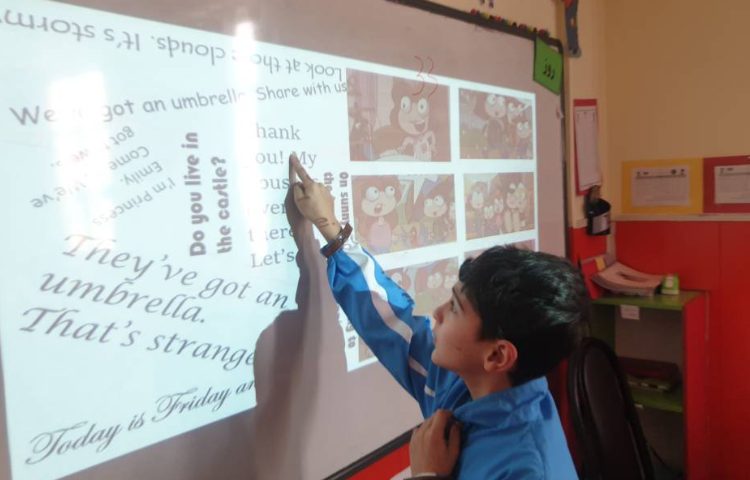 :درس زبان،تمرین خواندن جملات داستان به شکلی متفاوت 4