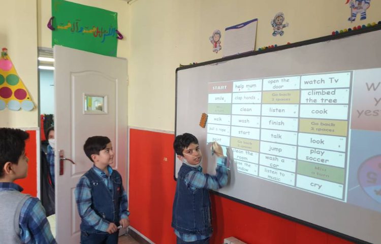 :درس زبان، تمرین جمله سازی زمان گذشته همراه با بازی