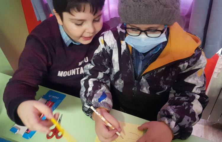 :درس زبان، ساخت کاردستی و ایجاد سایه 6