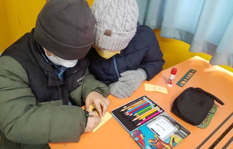 :درس زبان، ساخت کاردستی و ایجاد سایه