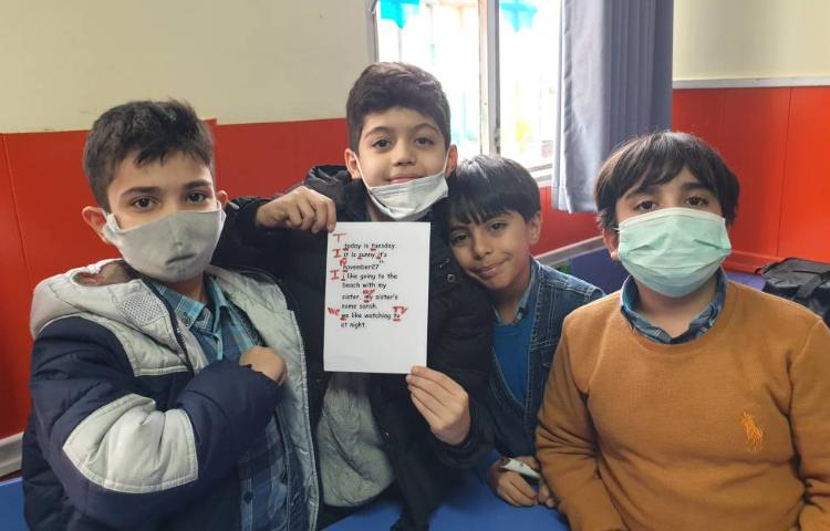 :درس زبان، کار گروهی دانش آموزان در پیدا کردن اشتباهات متن 4