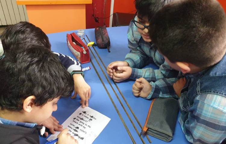 :درس زبان، کار گروهی دانش آموزان در پیدا کردن اشتباهات متن 5