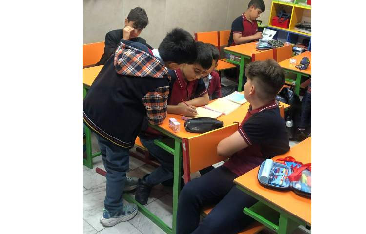 درس سواد مالی موضوع تکمیل فعالیت های کلاسی به صورت گروهی 4