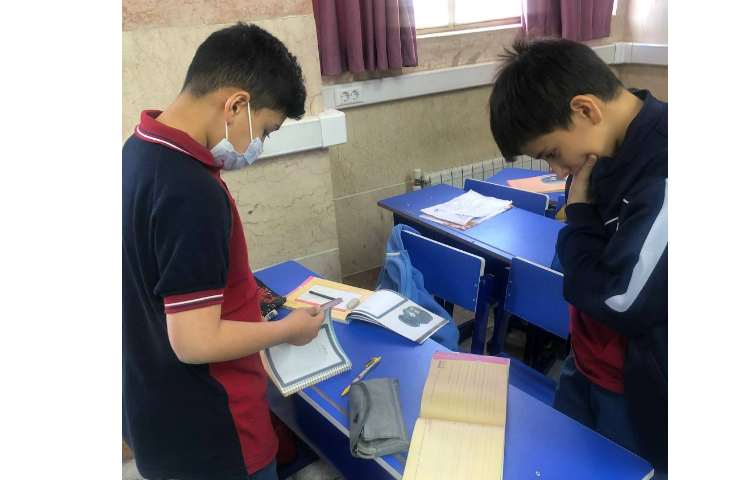 درس سواد مالی موضوع تکمیل فعالیت های کلاسی به صورت گروهی 8