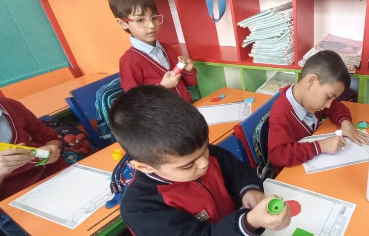 درس شیرین ریاضی (اشکال هندسی) کار باقیچی 2