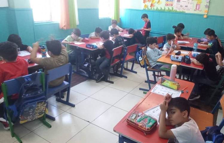 درس شیرین فارسی بخش کردن کلمات همراه با ماسک ربات 1